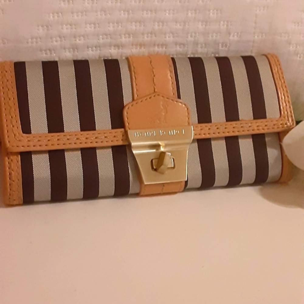 Henri Bendel Wallet